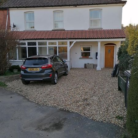 Riverside Apartment Chepstow Exterior foto